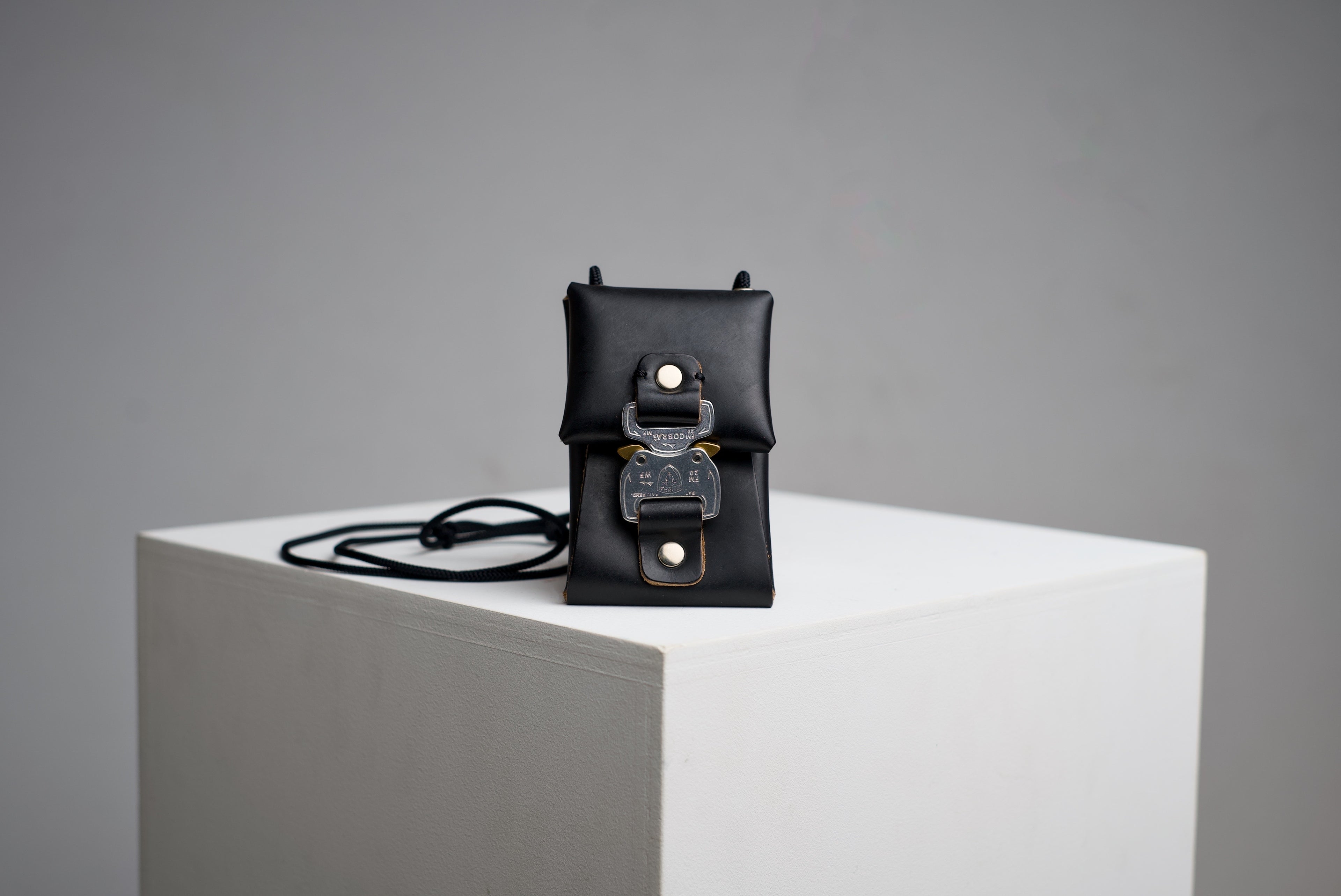 buckle wallet "micro with string"chromexcel