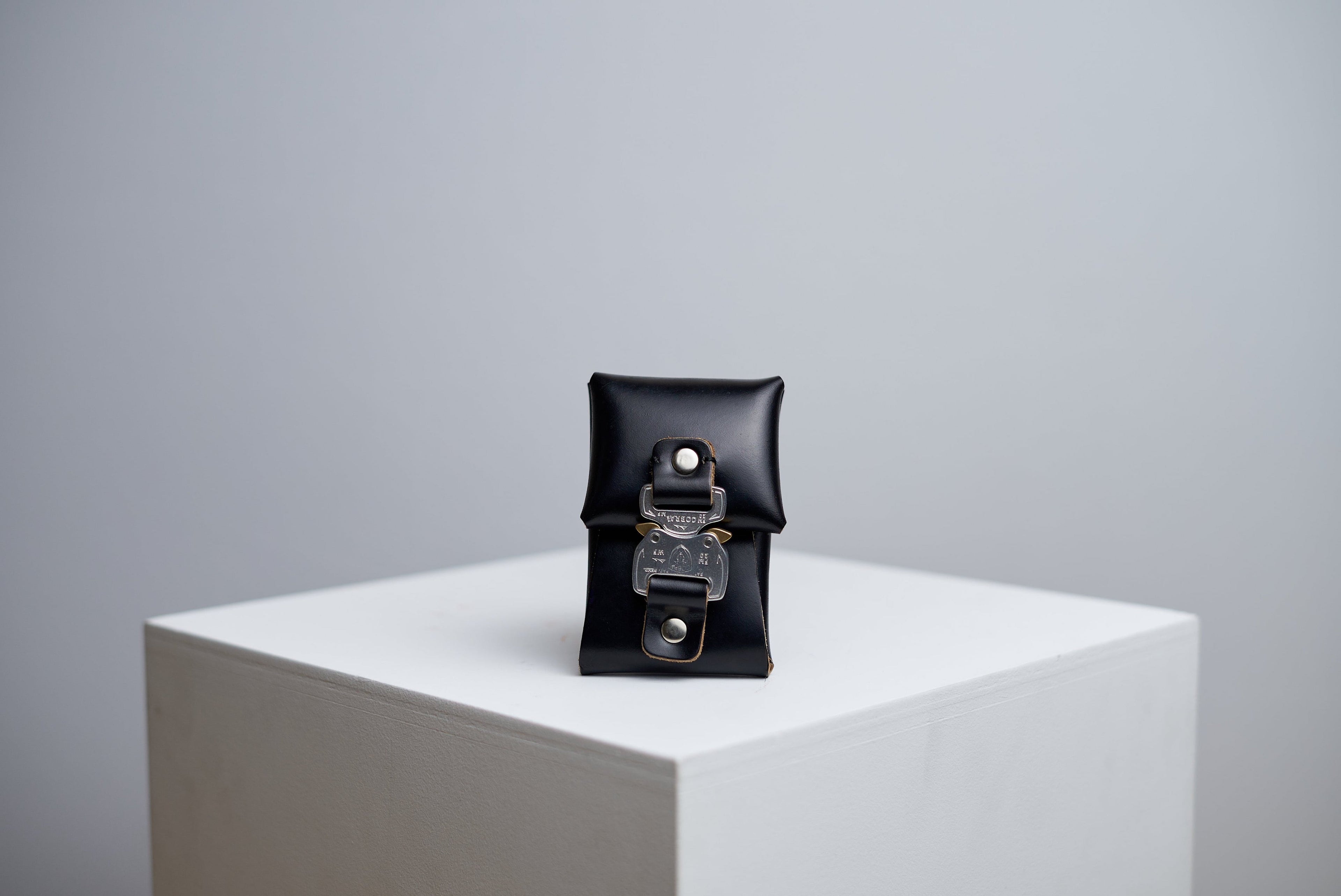 buckle wallet "micro" chromexcel